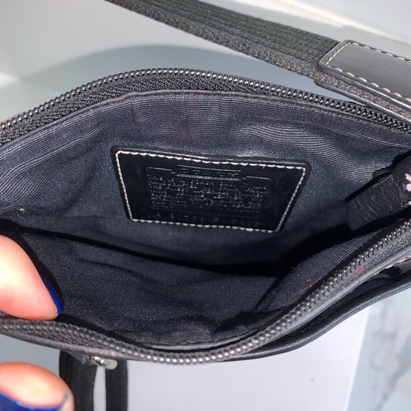 COACH Crossbody Bag - Picture 4 of 7